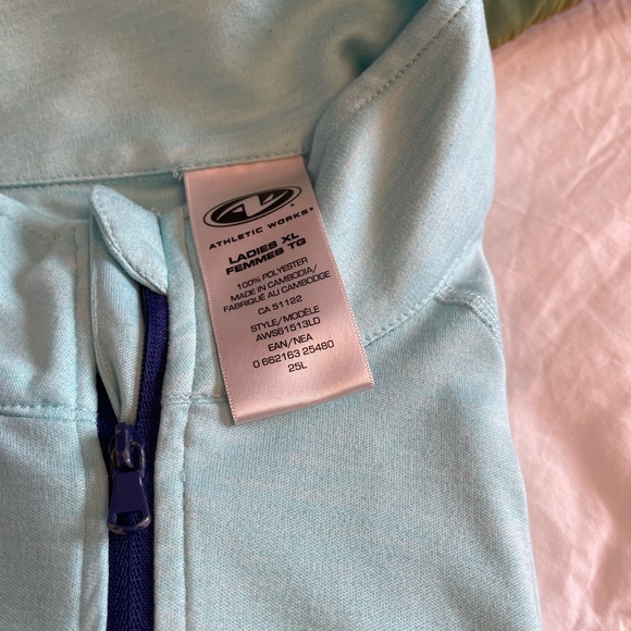 Unlined quarter zip active top - Picture 3 of 3